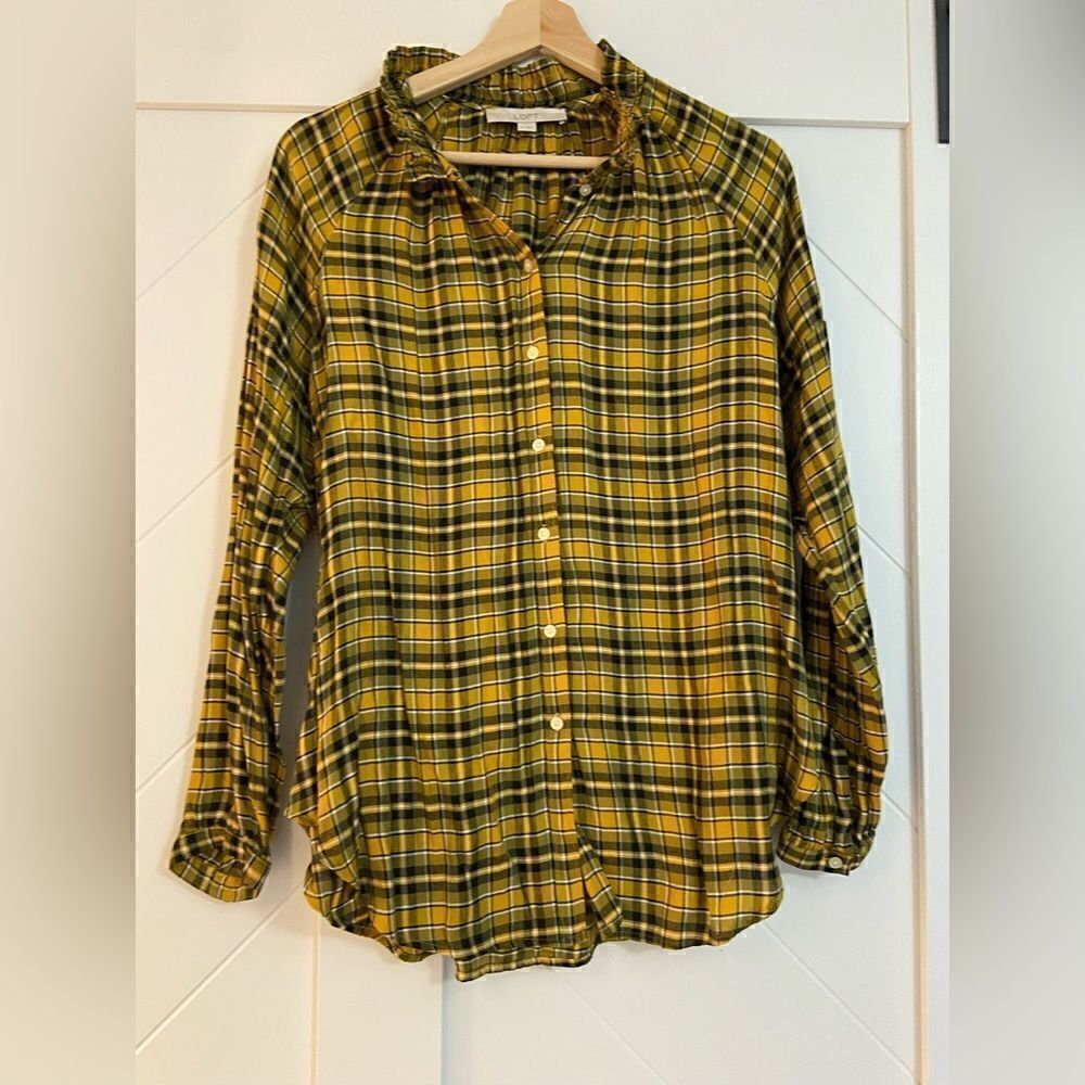 LOFT button up plaid pattern